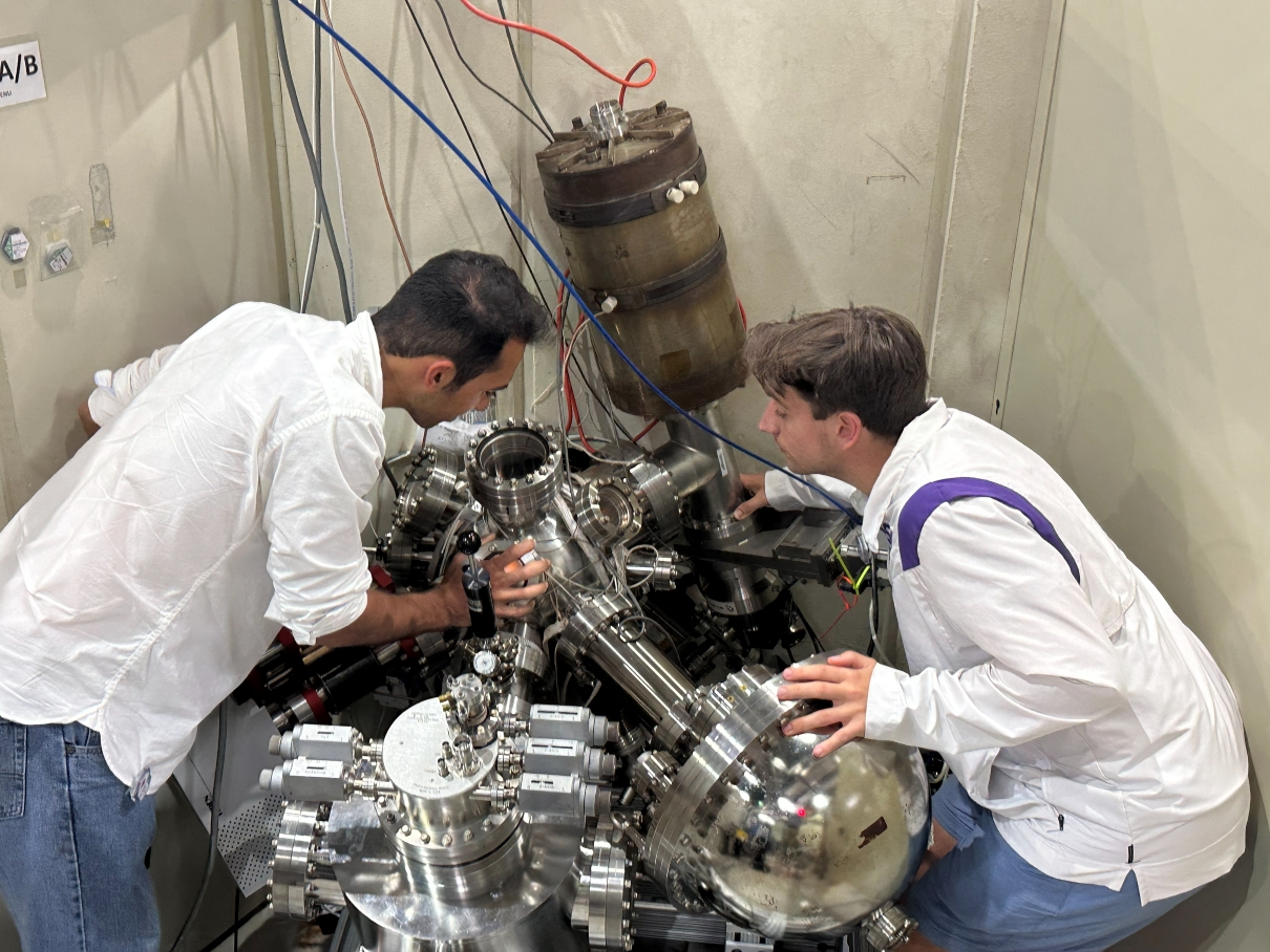LSU students and EUV beamline LSU students and EUV beamline